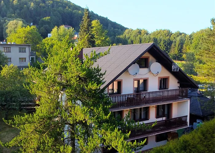 לינה וארוחת בוקר Riva 3*