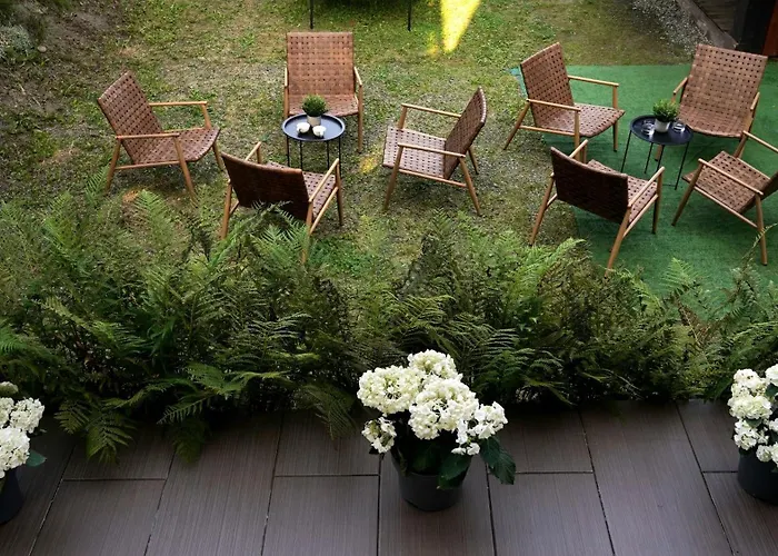 לינה וארוחת בוקר Riva 3*