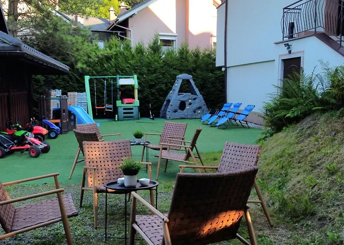 לינה וארוחת בוקר Riva 3*